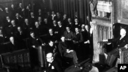 Уинстон Черчилль выступает в канадском парламенте, 16 января 1942