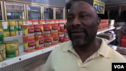 Stephen Joe in Dallas, Texas, Oct. 1, 2014. (VOA \ G. Flakus)