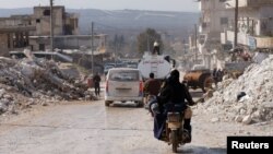 Ruinas por todos lados en la ciudad siria de Idlib el 14 de febrero de 2023.