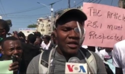 Impartial Info reporter Daniel Lamartiniere said he's a victim of police brutality. (Matiado Vilme/VOA)