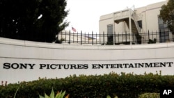 Markas bear Sony Pictures Entertainment di Culver City, California, Selasa, 2 Desember 2014.
