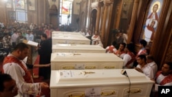 Obsèques de Coptes assassinés en Egypte, Eglise du Grand prince martyr Tadros, Minya, Egypte, le 3 novembre 2018.