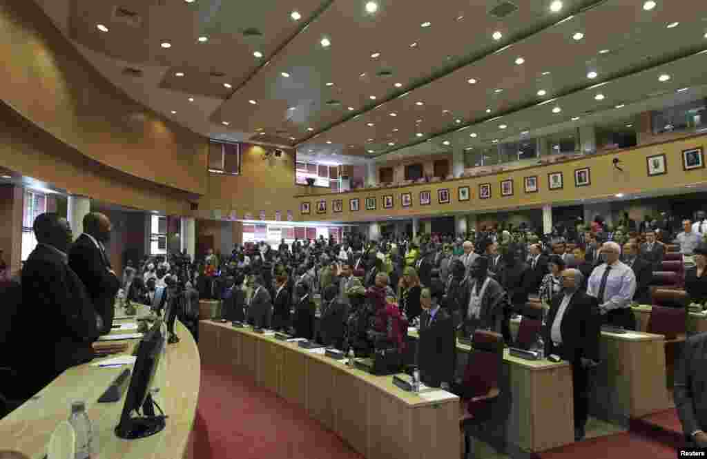 Diplomatic envoys gather for a briefing on the status of the Ebola disease control in Nigeria at the Foreign Affairs House, in Abuja,&nbsp; Aug. 7, 2014.
