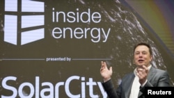 Elon Mask, Tesla Motors və SolarCity şirkətlərinin Baş İcraçı Direktoru