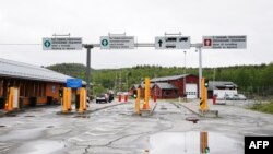 گذرگاه مرزی ستورسکوگ بوریس گلیب یگانه گذرگاه زمینی در امتداد مرز ۱۹۸ کیلومتری میان ناروی و روسیه استږ