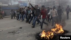 Các nhà hoạt động của Quốc dân đảng Bangladesh biểu tình trong thủ đô Dhaka, 9/12/12