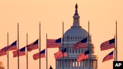 Pemandangan Gedung Capitol yang diambil dari depan area National Mall di Washington, pada 6 Desember 2021. (Foto: AP/J. David Ake)