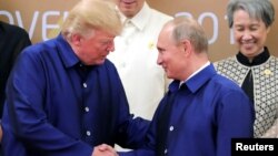 Президенти Трамп і Путін у В’єтнамі