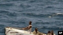 Des pirates sur leur embarcation