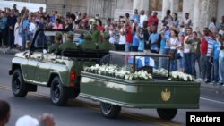 Fidel Kastroning kuli oxirgi manzilga olib ketilmoqda, Gavana, 30-noyabr, 2016