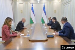 O'zbekiston Tashqi ishlar vaziri Baxtiyor Saidov AQSh elchisi Jonatan Henik bilan muloqotda, Toshkent, 8-yanvar, 2025