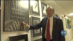 Американський бізнесмен зібрав найбільшу в світі приватну колекцію картин про Голодомор. Відео