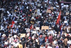 Aksi unjuk rasa di Yangon, Myanmar, 8 Februari 2021.