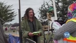 Як влада США допомагає безхатченкам у час пандемії. Відео