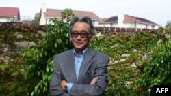 Kinh tế gia Nguyễn Xuân Nghĩa nhận định, ngày càng nhiều người ‘chọn con đường tiến thân qua chính trị’.