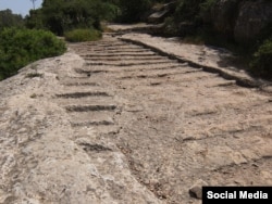 Romalıların çəkdikləri yollar mürəkkəb və davamlı xarakterinə görə diqqət çəkir.