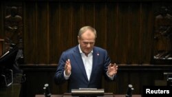 Премьер-министр Польши Дональд Туск выступает на заседании сейма. Варшава, 16 октября 2024 г. 