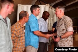 Le général Thomas Waldhauser, s'est rendu à Agadez, pour rencontrer plusieurs leaders nigériens, le 1er novembre 2016. (Photo par Samantha Reho, U.S. Africa Public Affairs/ Released)