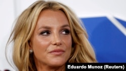 Penyanyi Britney Spears tiba di MTV Video Music Awards 2016 di New York, AS, 28 Agustus 2016. (Foto: REUTERS/Eduardo Munoz)