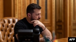 „Имаме план. Имаме многу конкретни градови, многу (конкретни) насоки каде одиме. Не можам да ги споделам сите детали, но имаме некои бавни чекори напред на југ, исто така имаме и чекори на исток“, кажа тој