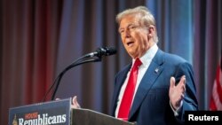 Новообраний президент США Дональд Трамп на зустрічі з республіканцями Палати представників у готелі Hyatt Regency у Вашингтоні, 13 листопада 2024 року. ALLISON ROBBERT/Pool via REUTERS