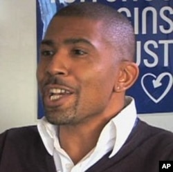 Marc Thompson, from the AIDS campaign group the Terrence Higgins Trust, helps HIV-positive people in London's African community (file)