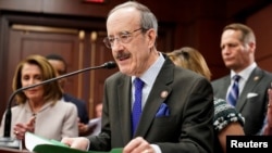 Ketua Komite Urusan Luar Negeri Kongres, Eliot Engel, berbicara di Capitol Hill, Washington, 27 Maret 2019. (Foto: Reuters)