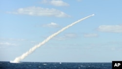 Tên lửa hành trình được bắn từ một chiếc tàu ngầm trong cuộc tập trận tại một địa điểm bí mật ở Nam Triều Tiên