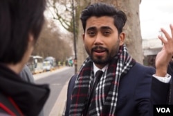 Tawhid Tanim, an eyewitness to the incident tells VOA “It was quite loud. Three loud bang, bang, bang and then all of a sudden we could see on the road people started running like crazy.” (Photo: R. James / VOA)