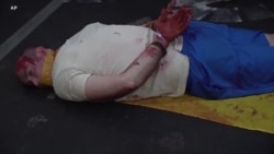 Izrayelyen nan Tel Aviv Pran Lari pou Pwoteste kont Echèk Lame Izrayel la nan Retounen Otaj yo