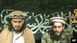 Humam Khalil Abu Mulal al-Balawi (r) and Hakimullah Mehsud, the new leader of the Taliban in Pakistan
