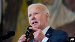 Presiden AS Joe Biden menyampaikan pidato di Gereja Mother Emanuel AME di Charleston, South Carolina, pada 8 Januari 2024. (Foto: AP/Stephanie Scarbrough)