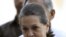 Lãnh đạo Ðảng Quốc Đại đương quyền Ấn Ðộ, bà Sonia Gandhi, phát biểu với báo giới ở New Delhi