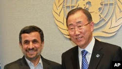 Secretary General of the U.N. Ban Ki-moon (r) meets with President of Iran Mahmoud Ahmadinejad at United Nations Headquarters, Sept. 23, 2012.