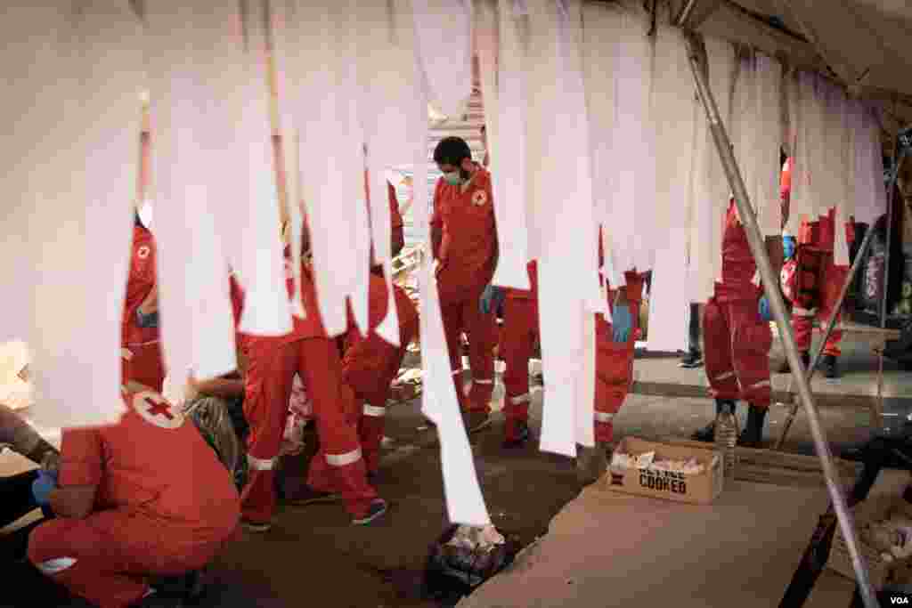 Medical teams were at the ready to help bandage up those who took part in bloodletting during Ashura. (J. Owens/VOA)