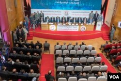 The National Electoral Authority announces that presidential candidate Moussa Mustafa Moussa got 2.92 percent of the total votes cast during the presidential election, during a press conference in Cairo, Egypt, April 2, 2018. (H. Elrasam/VOA)