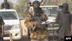 Pemimpin Boko Haram, Abubakar Shekau, menyampaikan pesan yang dirilis lewat internet (foto: dok).