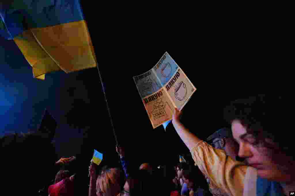 گروه موسیقی &laquo;ارکستر کالوش&raquo; از اوکراین در دهکده یوروویژن در تورین، ایتالیا (چهارشنبه ۲۱ اردیبهشت ۱۴۰۱)