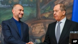 سرگی لاوروف، وزیر خارجۀ روسیه و امیر عبدالهیان، وزیر خارجۀ ایران 