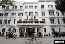 Hotel Metropole, tempat KTT AS-Korea Utara di Hanoi, Vietnam, 25 Februari 2019.