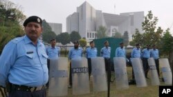 Boolis hortaagan Maxkamadda Sare ee Pakistan.