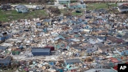 Uništene kuće na ostrvima Abako posle udara uragana Dorijan