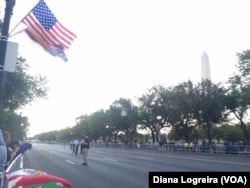 Keamanan diperketat di sepanjang rute parade Paus hari Rabu (23/9) sementara para pengunjung mulai berdatangan ke National Mall di Washington, D.C., 23 September 2015.