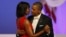 Tổng thống Mỹ Barack Obama khiêu vũ cùng Ðệ nhất phu nhân Michelle Obama tại dạ tiệc ở Washington DC, ngày 21/3/2013. 
