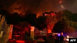 Ngọn lửa ho&#224;nh h&#224;nh ở gần Đại lộ Hollywood ở Los Angeles, California, h&#244;m 8/1