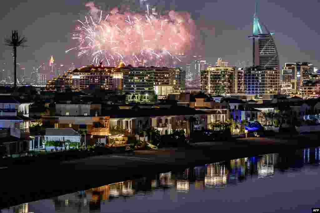  د متحده عربي اماراتو&zwnj;په دوبۍ ښار کې د ملي بیرغ د ورځې په مناسبت اورلوبه &nbsp; &nbsp; 