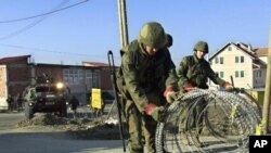 Pripadnici snaga KFOR-a na Kosovu (AP Photo/Visar Kryeziu)