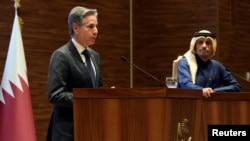 Американскиот државен секретар Ентони Блинкен, на патувањето низ Блискиот Исток, рече дека Вашингтон го разгледува одговорот на Хамас и дека за тоа ќе разговара со израелските власти кога ќе ја посети земјата в среда