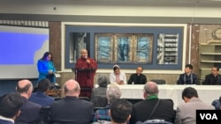 အမေရိကန်အထက်လွှတ်တော်၊ Dirksen အဆောက်အဦးတွင် ကျင်းပခဲ့သည့် မြန်မာ ဘာသာရေးလွတ်လပ်ခွင့် ချိုးဖောက်မှုဆိုင်ရာ တင်ပြပွဲ။ (ဖေဖော်ဝါရီ ၄၊ ၂၀၂၅)​ (ဓာတ်ပုံ - ဗွီအိုအေ မြန်မာဌာန)