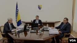 Članovi Predsjedništva BiH Milorad Dodik, Željko Komšić i Šefik Džaferović postigli su dogovor da otkažu sjednice o ANP i mandataru, Sarajevo, 20. august 2019.